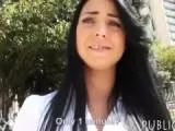 O intreaba daca vrea sa suga pula pentru bani si accepta