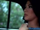 Femeia se joaca si o suge ca in cele mai tari filme porno