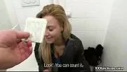 Blonda frumoasa face sex cu tine doar pentru bani si placere
