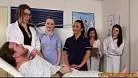 Cateva fete fac practica la un spital unde se joaca cu pula
