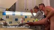 In pizda mica se ejaculeaza mult