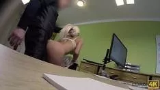Fututa de patron la interviul de angajare in birou