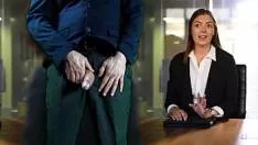 Barbatii intretin relatii intime cu aceasta curva de lux