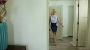 Escorta blonda face viata mai buna unui barbat cu bani