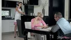 Sex in trei cu doua fete frumoase rau de dat la buci